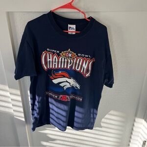 Vintage Pro Layer Denver Broncos Men's Large Champions T-shirt.